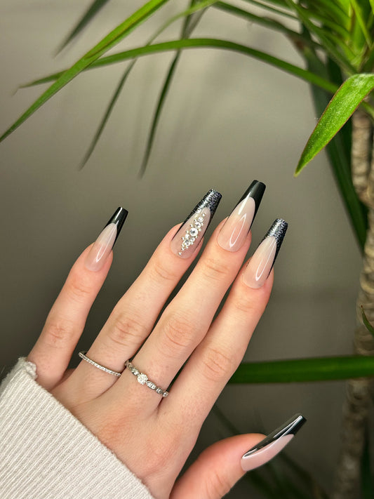 Press on nails noir chic
